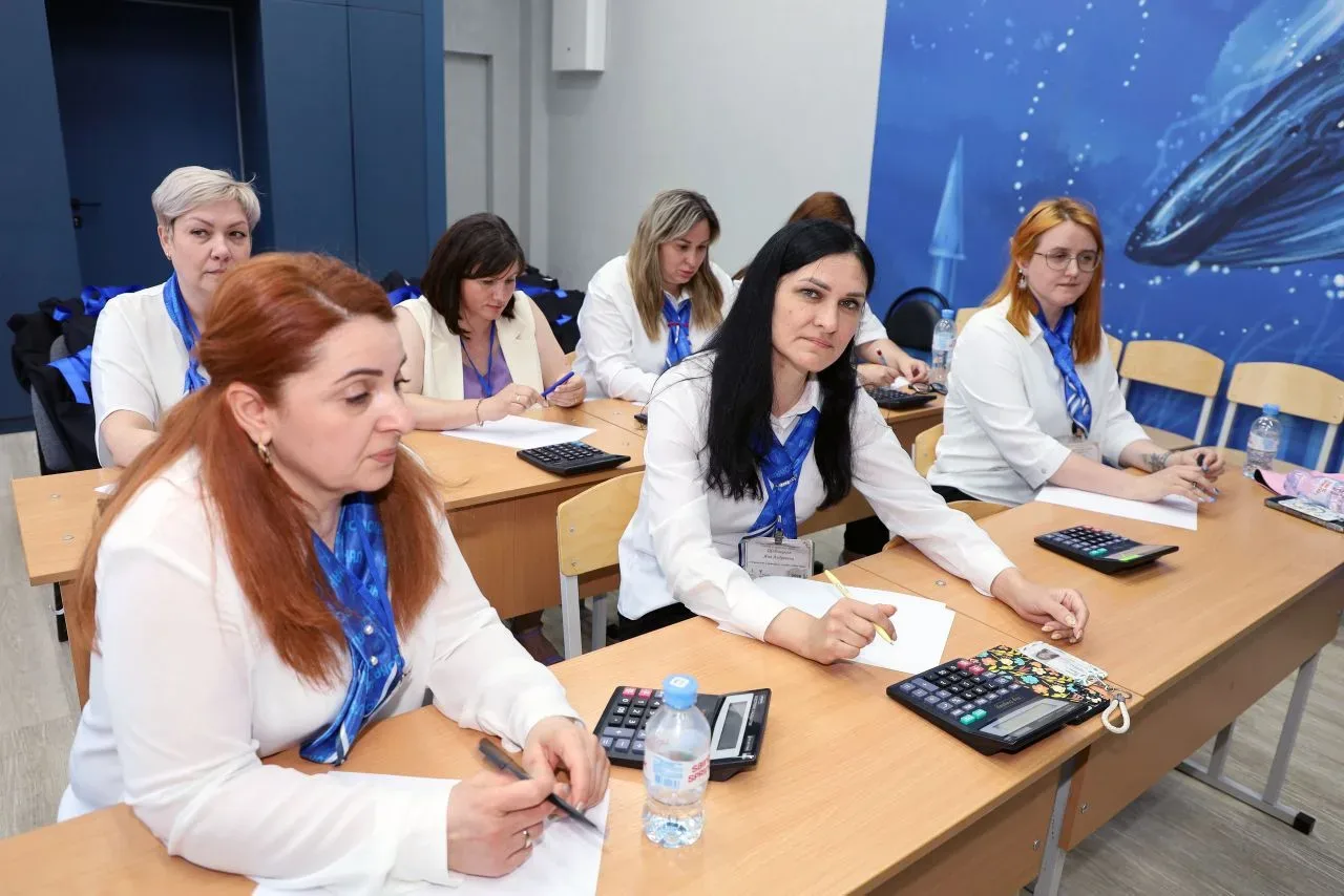 Состязания начались! ⌛  🔧 На учебном полигоне команды плечом к плечу соревнуются ремонтные бригады с