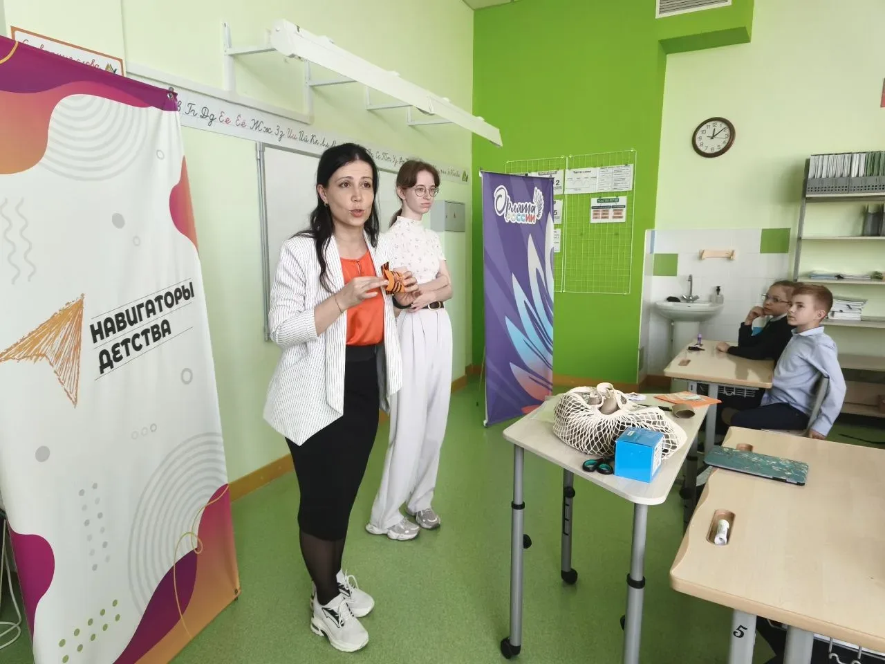 🎖️ Мастер‑класс для «Орлят России»: память и творчество ко Дню Победы  В 3 «А» классе прошёл тематич