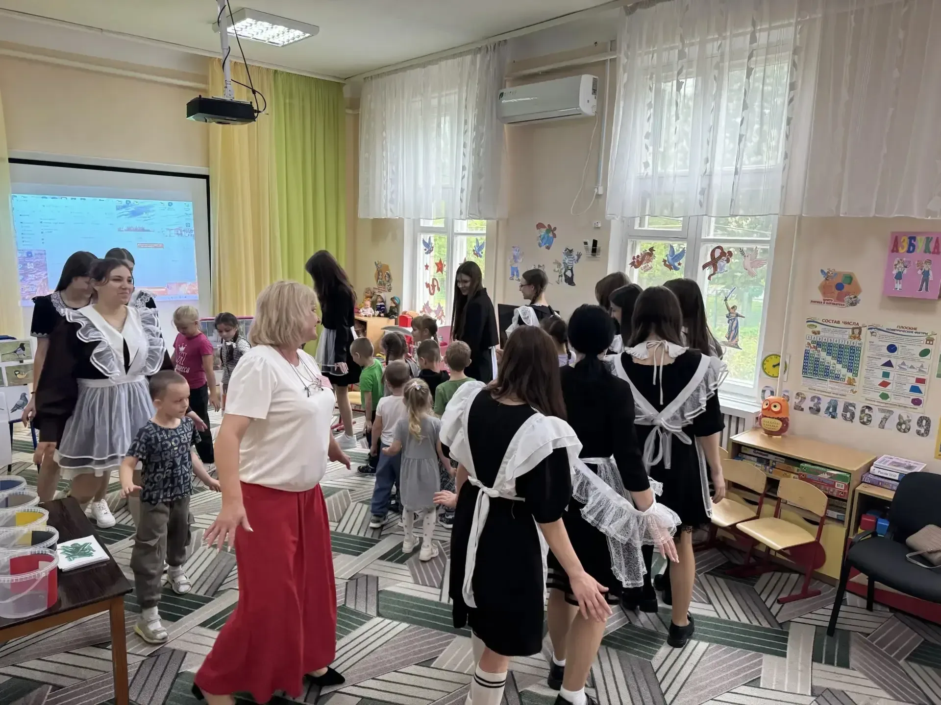 Выбор профессии начинается здесь: в гостях у дошкольников👶  Обучающиеся школы № 23 села Раздольное —