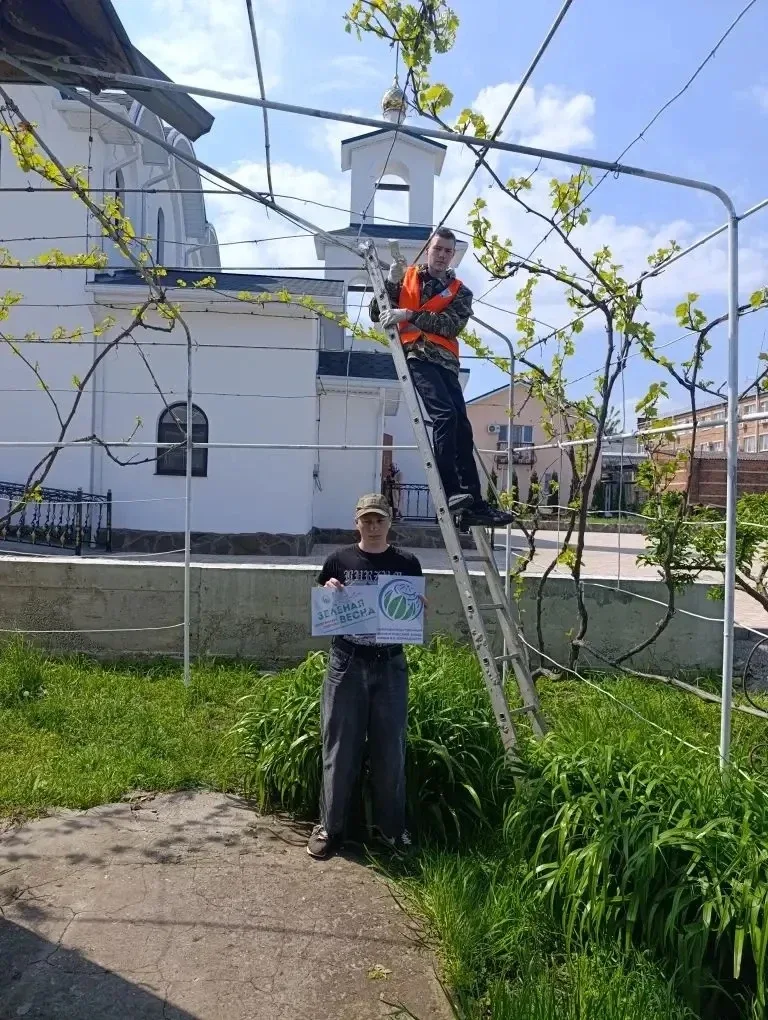 🌱 Зеленая Весна 2026: Аллея добра и красоты  Сегодня наши студенты приняли участие во Всероссийском 