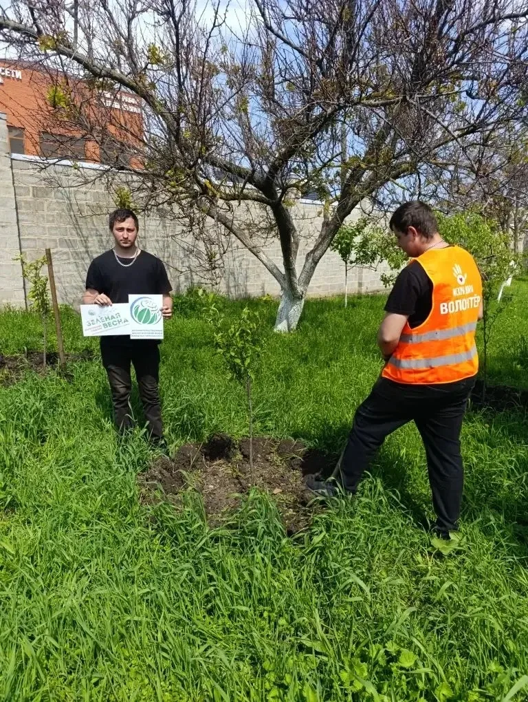 🌱 Зеленая Весна 2026: Аллея добра и красоты  Сегодня наши студенты приняли участие во Всероссийском 