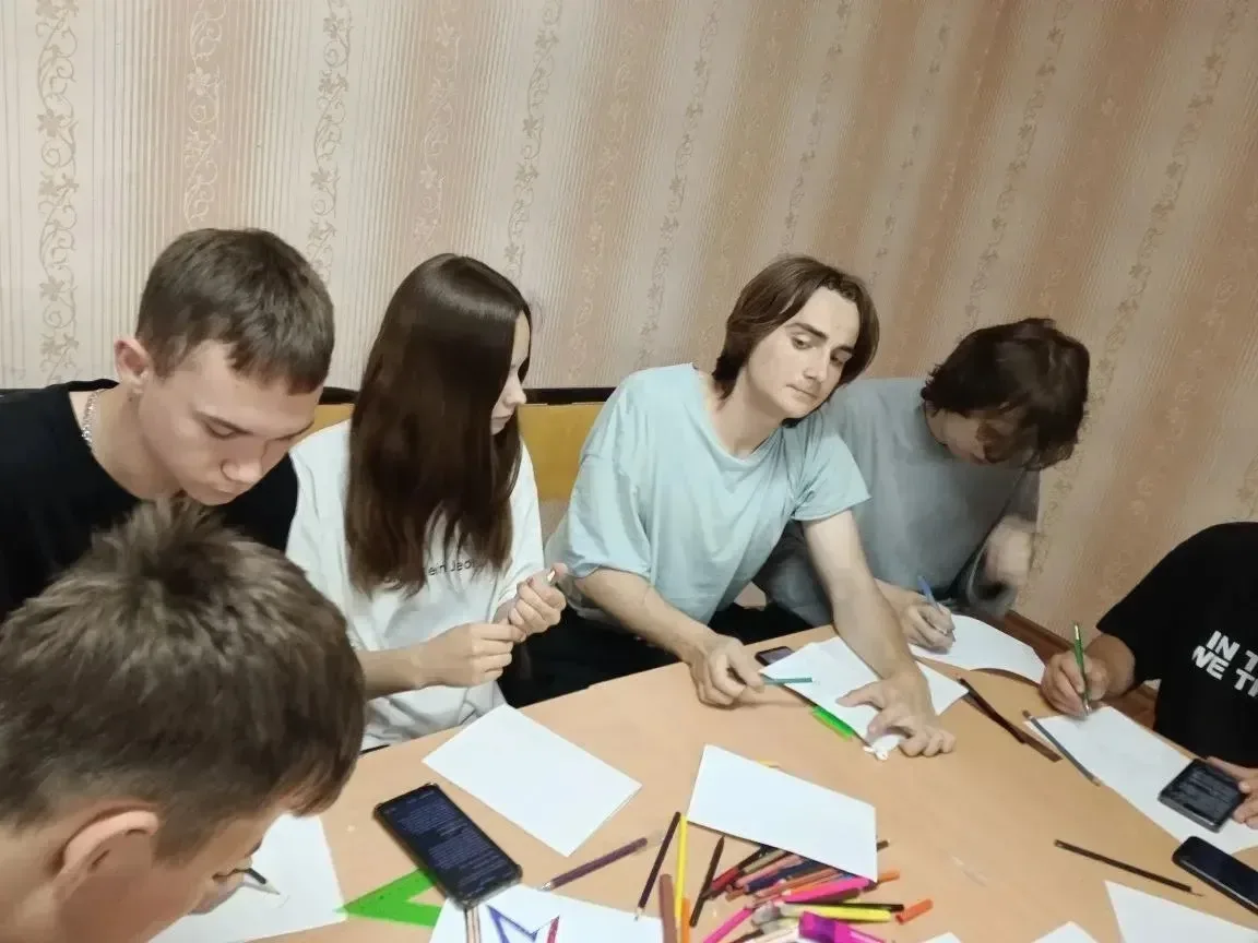 ❤️ Письма поддержки: студенты Кореновского политехнического техникума пишут бойцам в зоне СВО  Студе