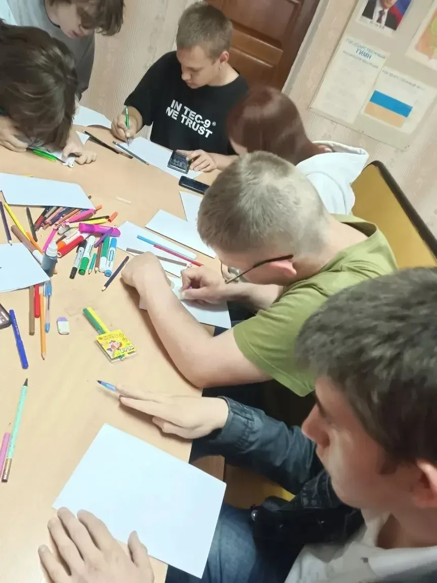 ❤️ Письма поддержки: студенты Кореновского политехнического техникума пишут бойцам в зоне СВО  Студе