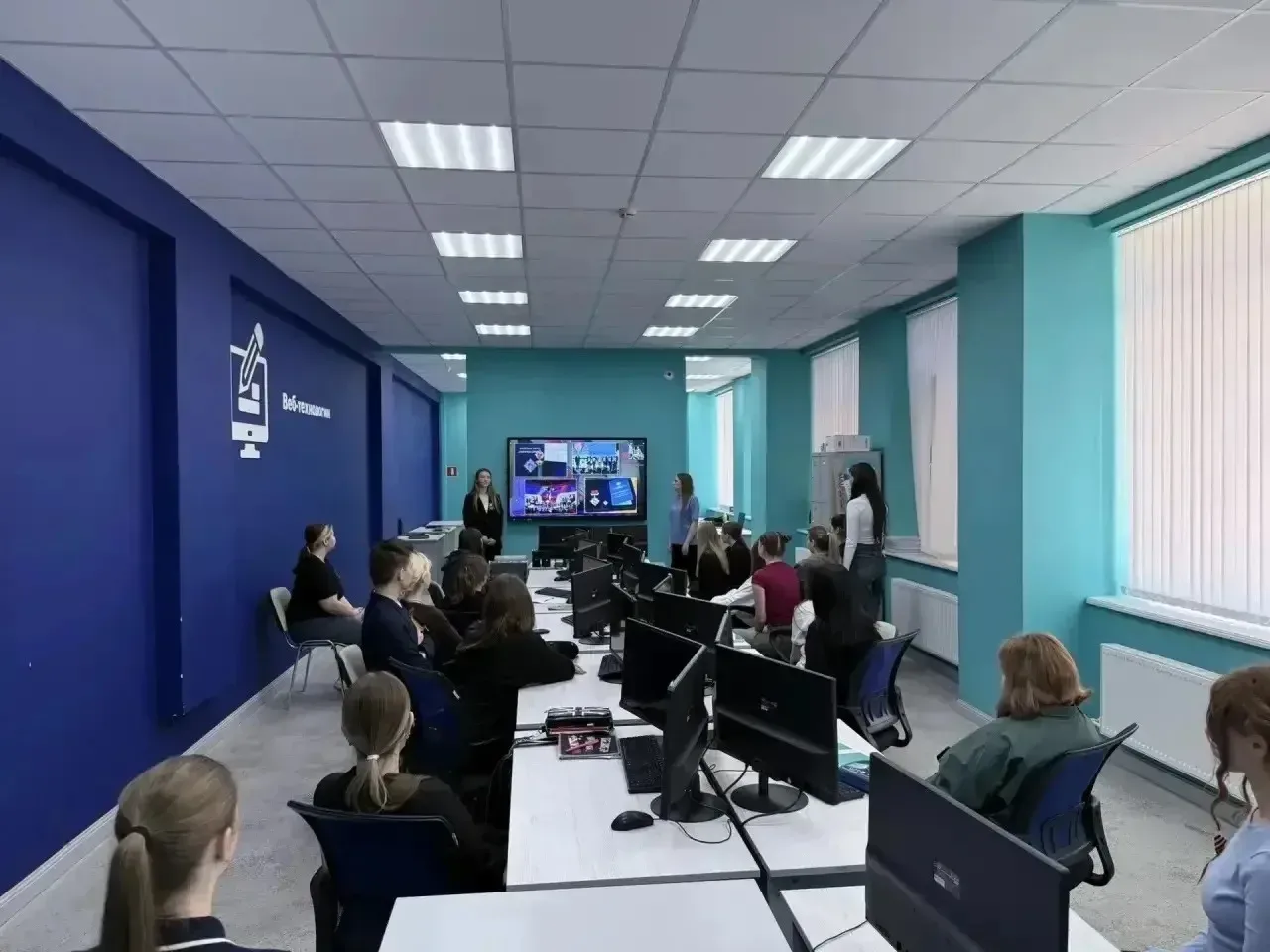 ГОРЯЧЕЕ СЕРДЦЕ   В учебных группах колледжа прошёл Урок мужества, посвящённый Всероссийской обществе