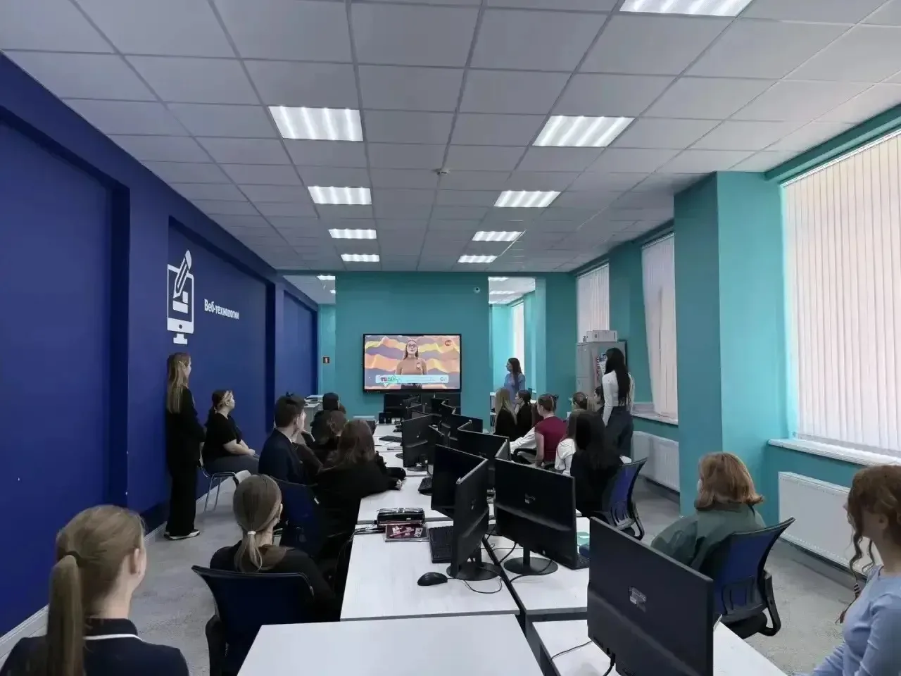 ГОРЯЧЕЕ СЕРДЦЕ   В учебных группах колледжа прошёл Урок мужества, посвящённый Всероссийской обществе