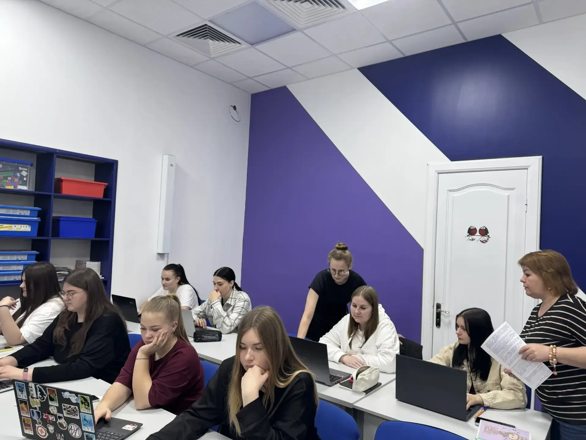 Работа с молодыми преподавателями в колледже: поддержка, наставничество и развитие   ✅ В нашем колле
