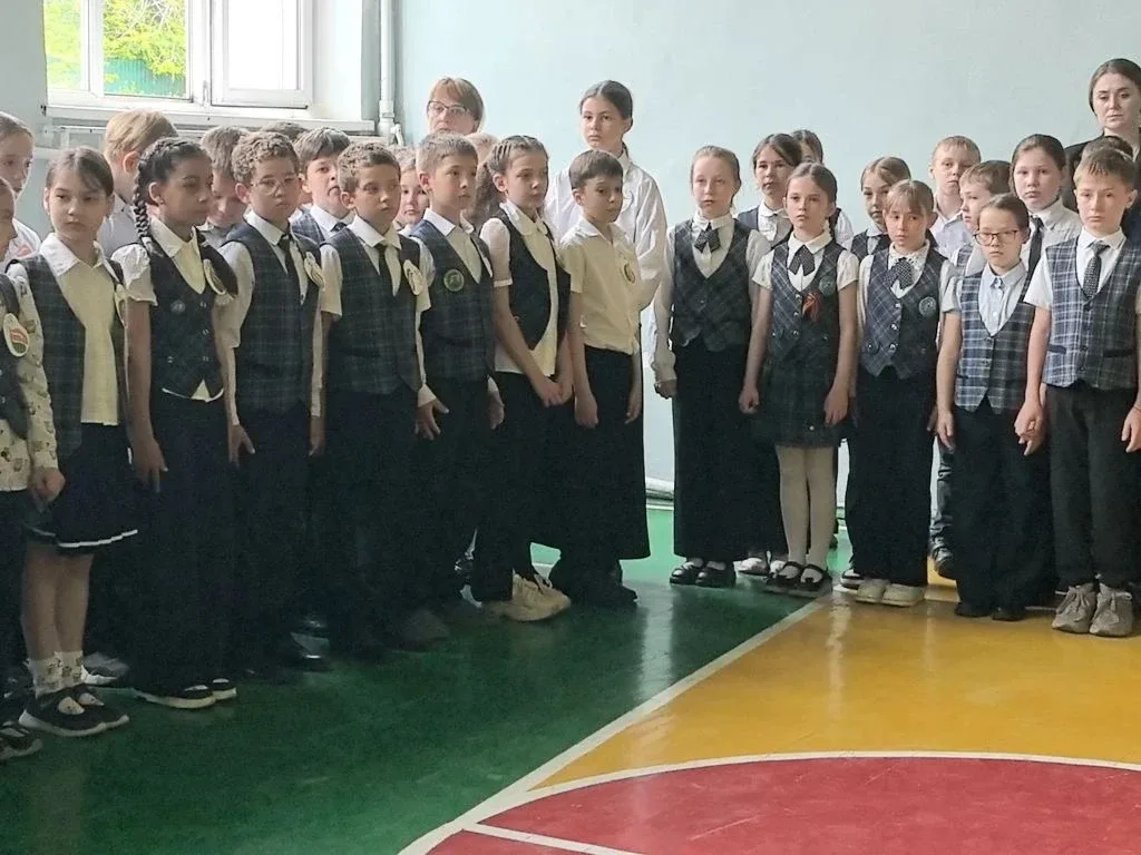 🇷🇺19 мая - День детских общественных организаций России  В школе прошла торжественная линейка, посвя