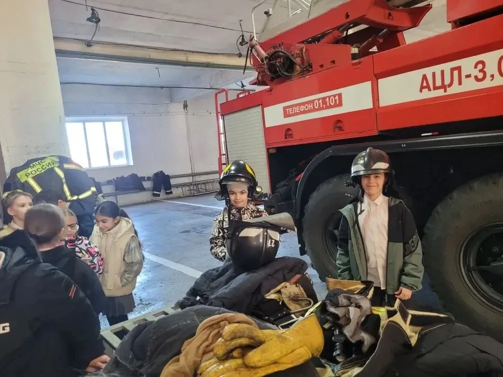 🚒👩‍🚒Познавательная экскурсия прошла в пожарно-спасательном отряде № 9   Учащихся 2 В класса познаком