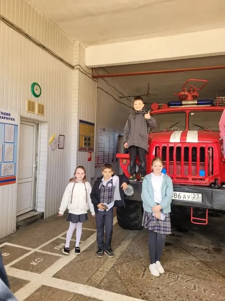 🚒👩‍🚒Познавательная экскурсия прошла в пожарно-спасательном отряде № 9   Учащихся 2 В класса познаком