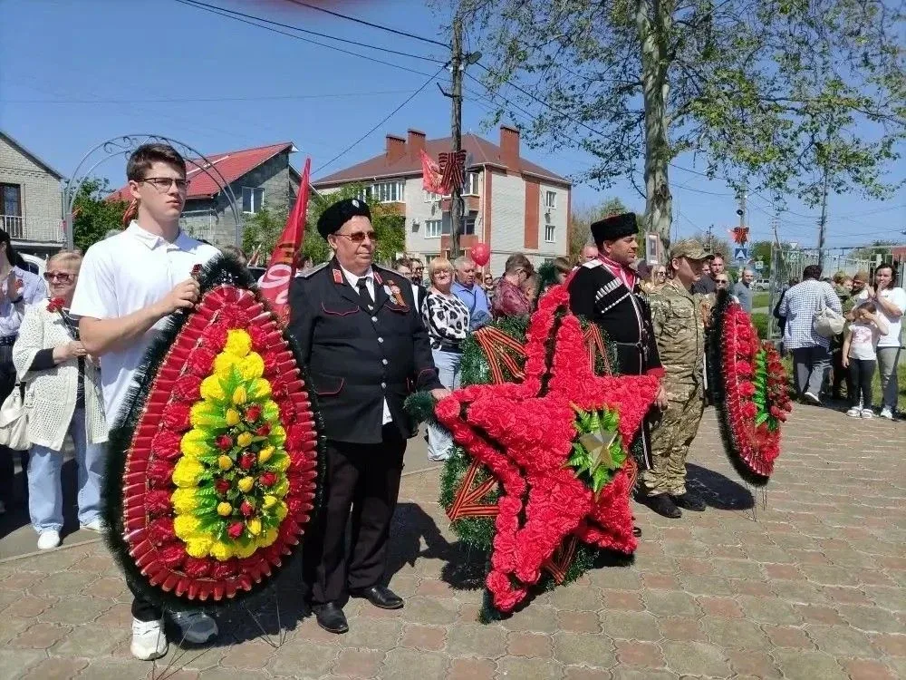 👉 Сегодня ученики нашей школы приняли участие в торжественном митинге, посвящённом 81-й годовщине По