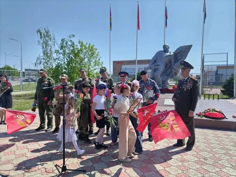 👉 Сегодня ученики нашей школы приняли участие в торжественном митинге, посвящённом 81-й годовщине По