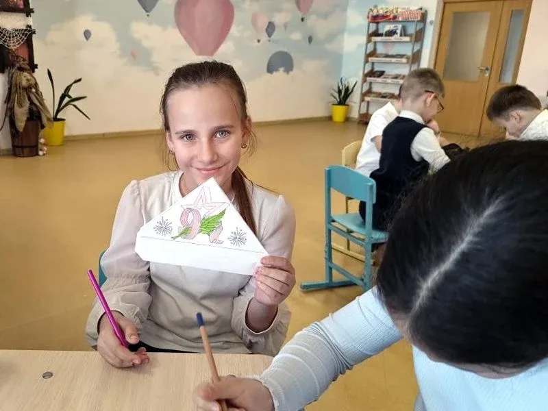 🕊 Память в наших сердцах: итоги тематической недели «День Победы» в библиотеке начальной школы.  🎗 Г