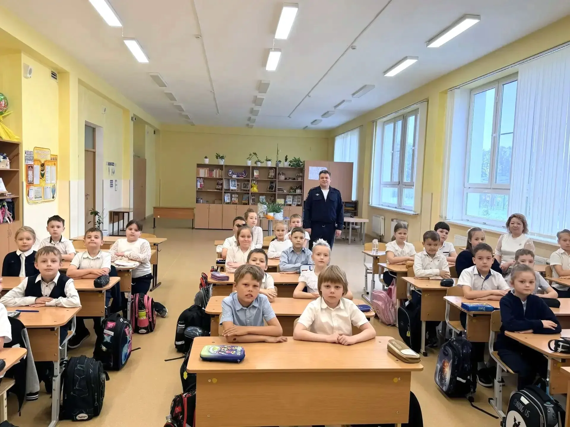 🚦 Безопасность наших детей — превыше всего! 🚦  Сегодня в нашей школе прошла важная встреча. Гостем с
