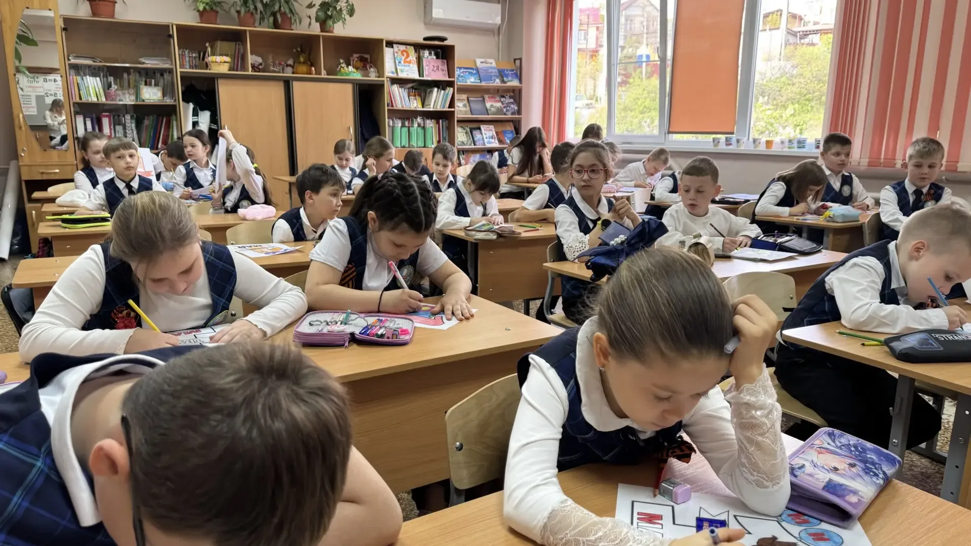 🌿1 мая 🕊️🚩 Больше 130 лет этот весенний праздник есть в календаре многих стран. Называли его по-разн