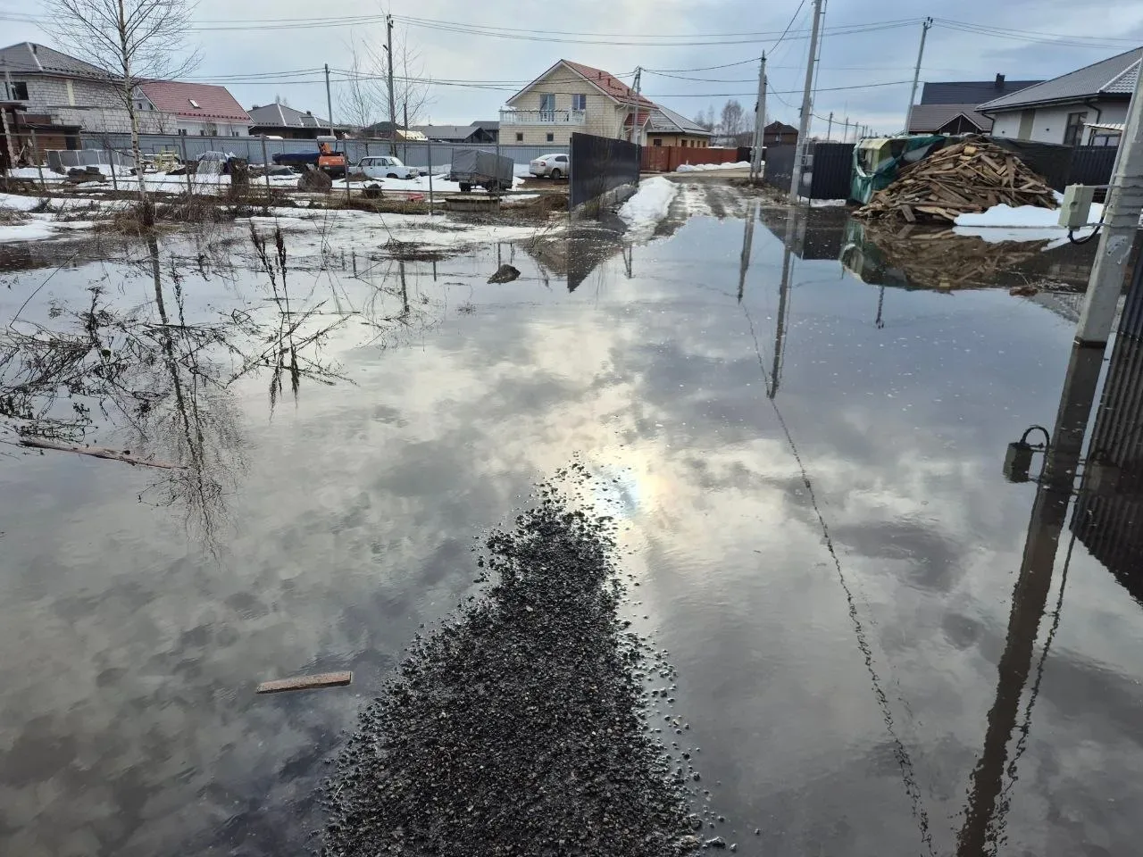 От лица жителей деревни Пешково и от Колодезного проезда в частности. В нашей деревне есть огромная 