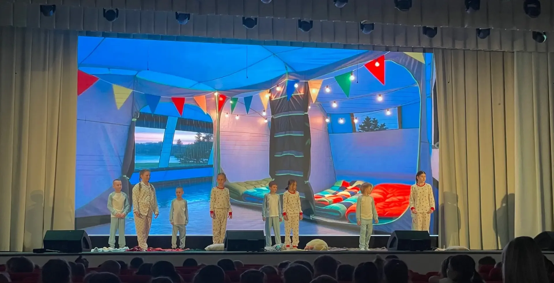 Мечты ✨меняющие ✨мир                                                              📣Сегодня в актовом