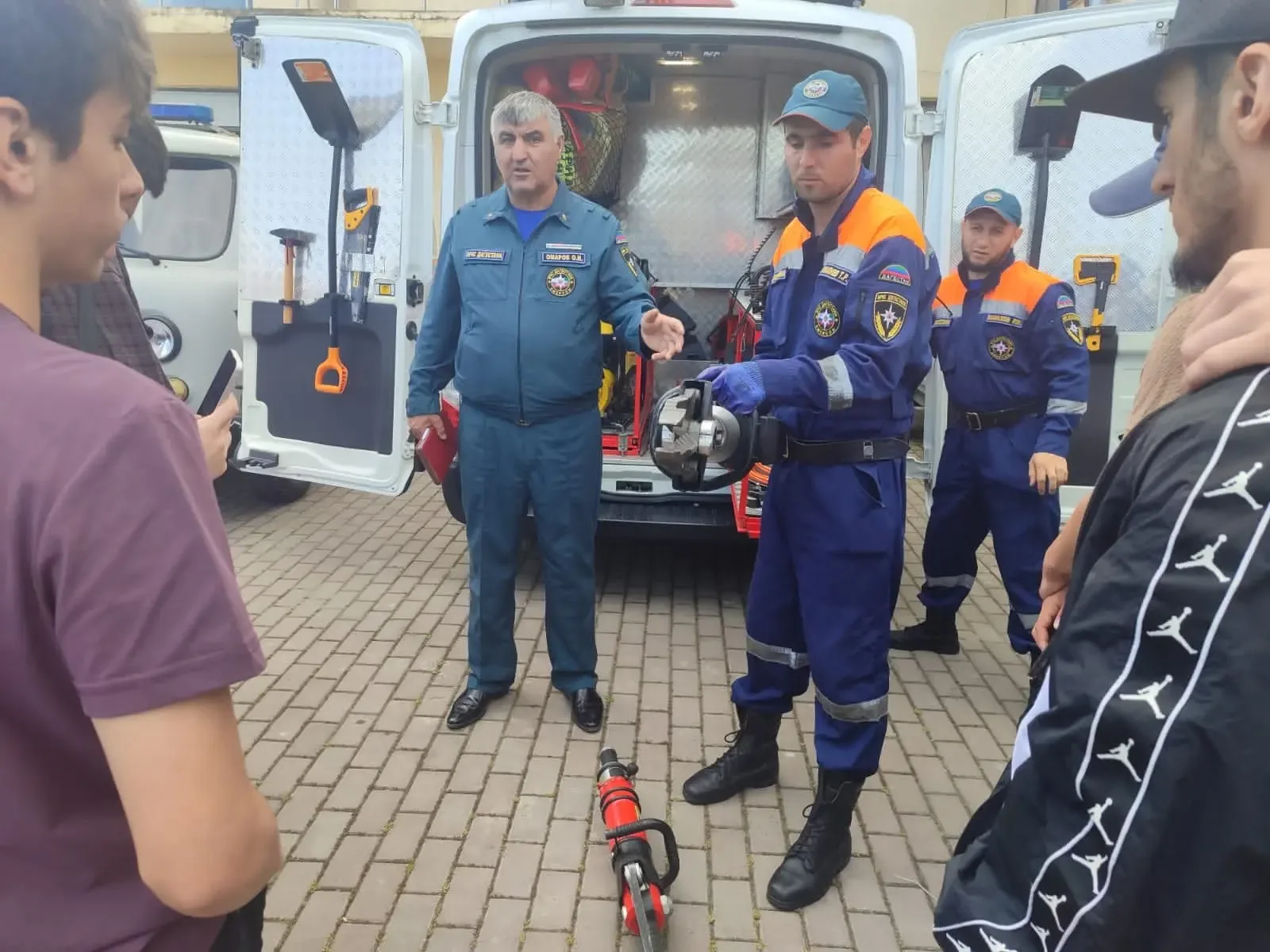 🛟 Профилактические мероприятия по безопасности на воде для студентов ДГТУ  Сотрудники Дербентского п