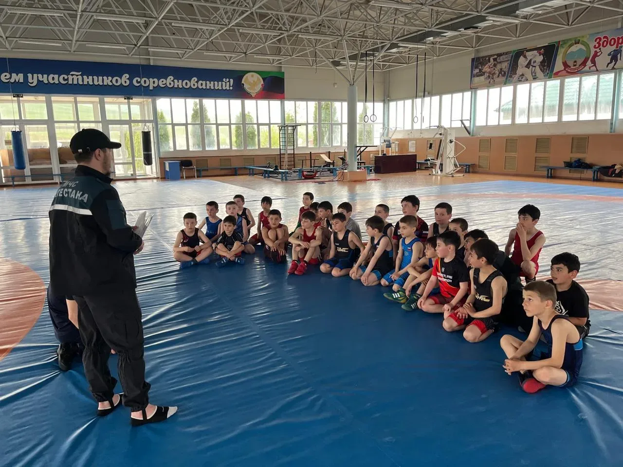 🤼‍♀ Огнеборцы ПЧ-57 провели урок безопасности для юных спортсменов села Нижнее Казанище.  Главная це