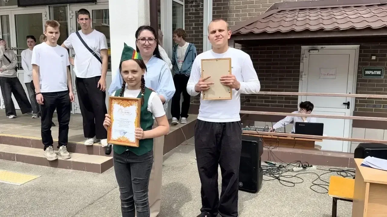 Сегодня на базе МБОУ СОШ №4 состоялся  увлекательный и познавательный конкурс юных инспекторов движе