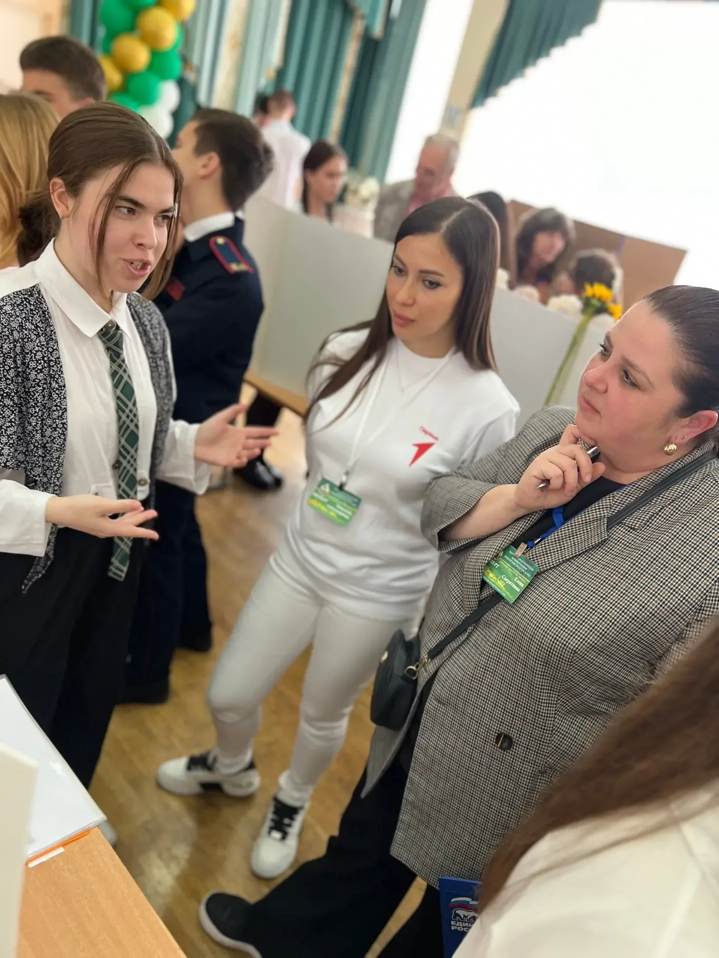 Суббота, наука и море улыбок - как прошла наша НПК 💚  В субботу школа превратилась в настоящий научн
