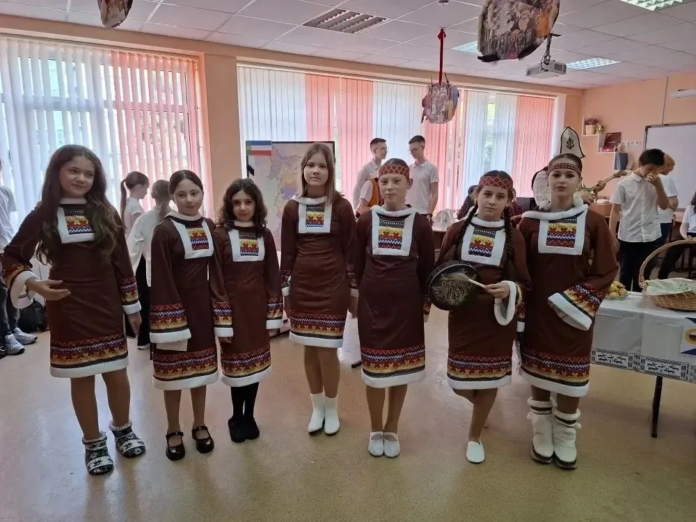 🇷🇺 В рамках празднования Дня школы, приуроченного к Году единства народов России, учащиеся 5 «А» кла