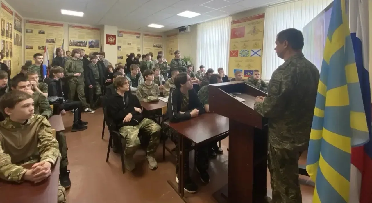 🇷🇺💪🏻 Второй день военных сборов у наших восьмиклассников — и он выдался по-настоящему насыщенным! 🪖 