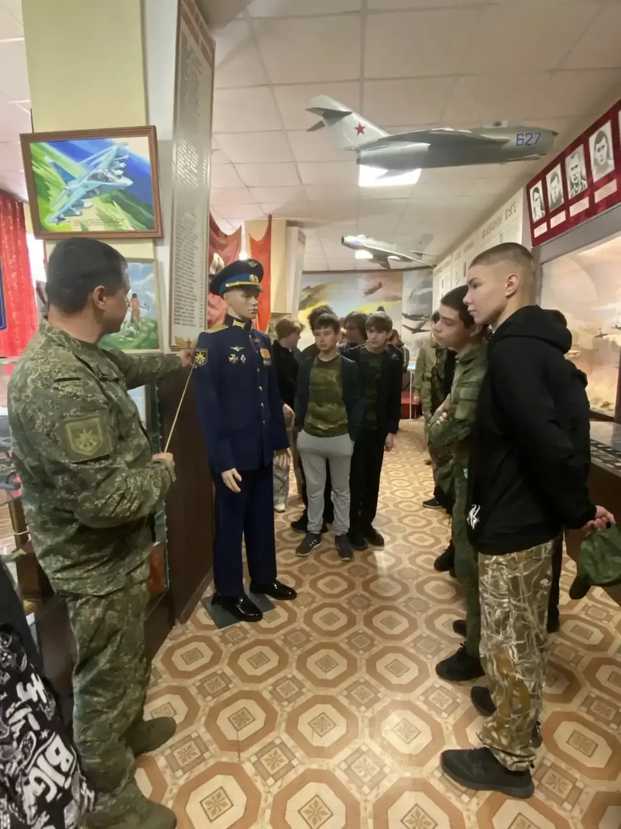 🇷🇺💪🏻 Второй день военных сборов у наших восьмиклассников — и он выдался по-настоящему насыщенным! 🪖 