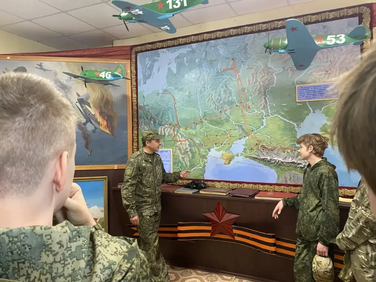 🇷🇺💪🏻 Второй день военных сборов у наших восьмиклассников — и он выдался по-настоящему насыщенным! 🪖 