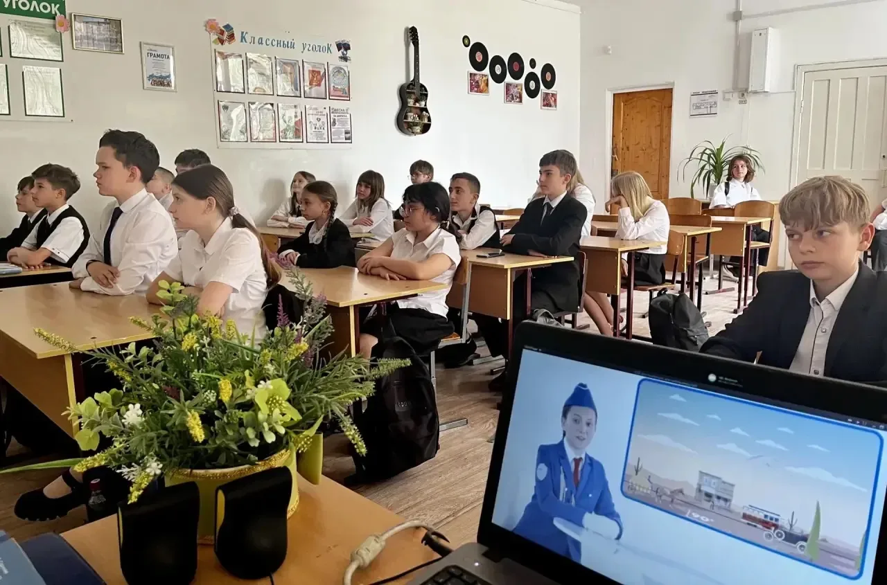 🗓️20 мая в ✨5Г классе прошёл познавательный урок безопасности под названием «Дорожная азбука». Его г
