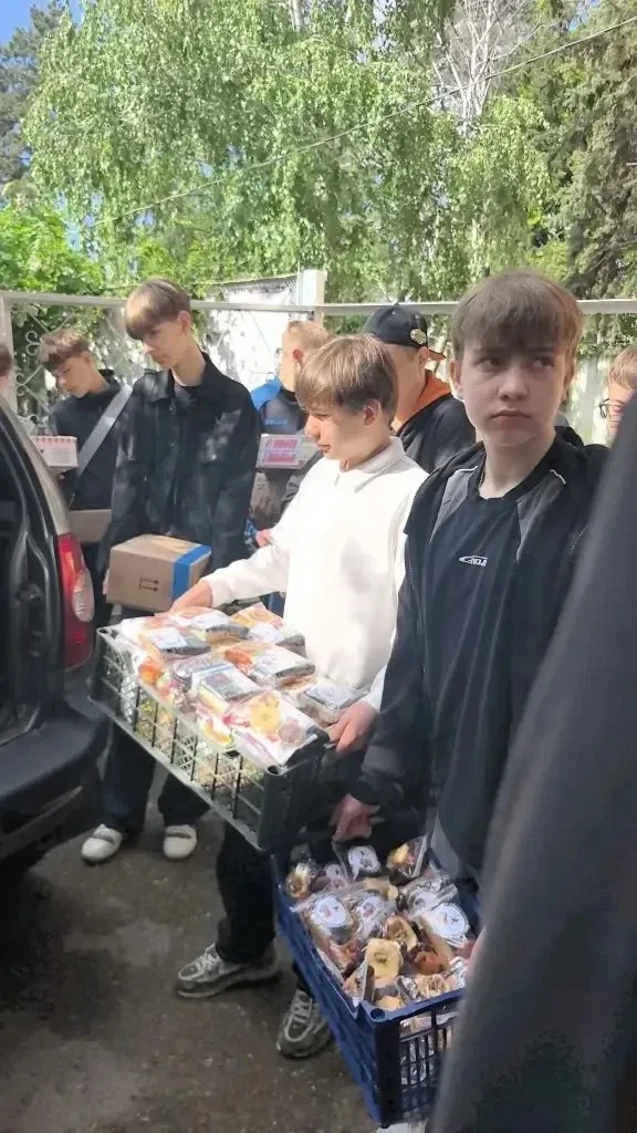 Ребята ✨8б и ✨8в, объединившись, побывали вчера в месте добра и силы💪, в скромном месте, где неравно