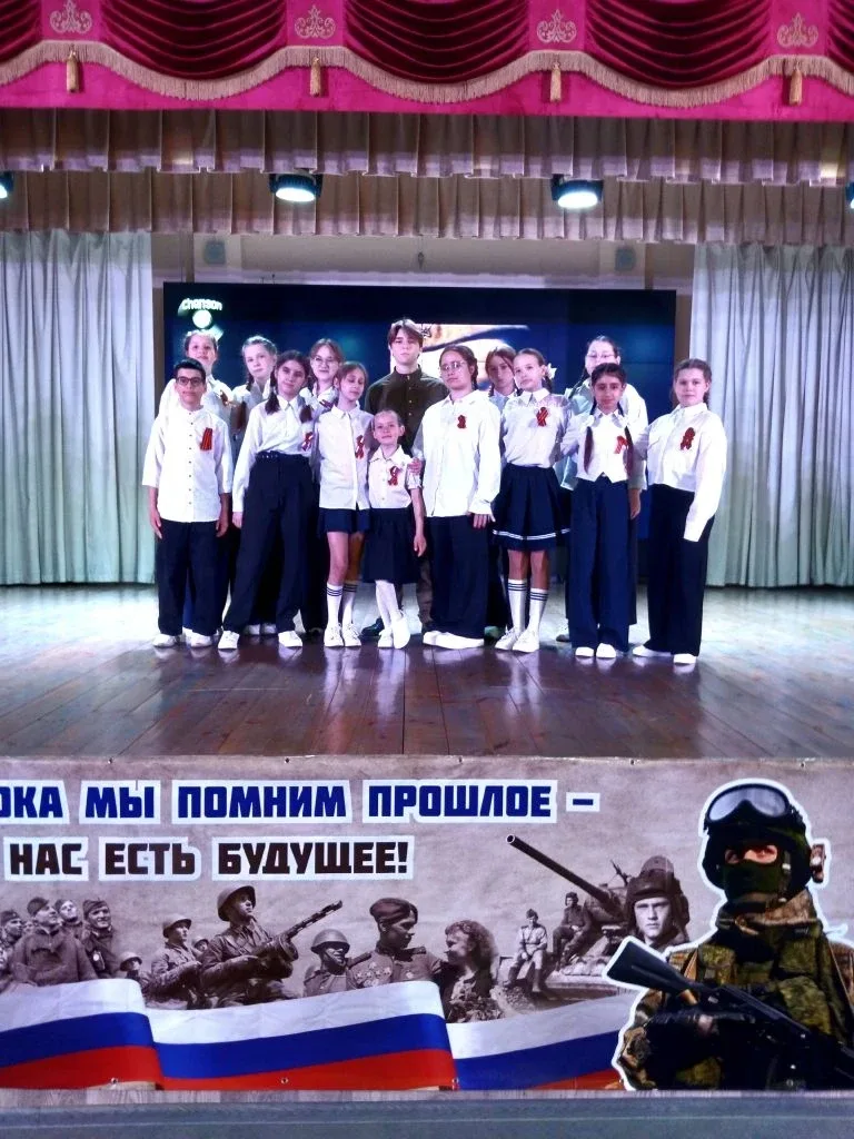 С  успехом наши "Поющие сердечки" под руководством талантливой Анисимовой Инны Геннадьевны (ЦДТ "При
