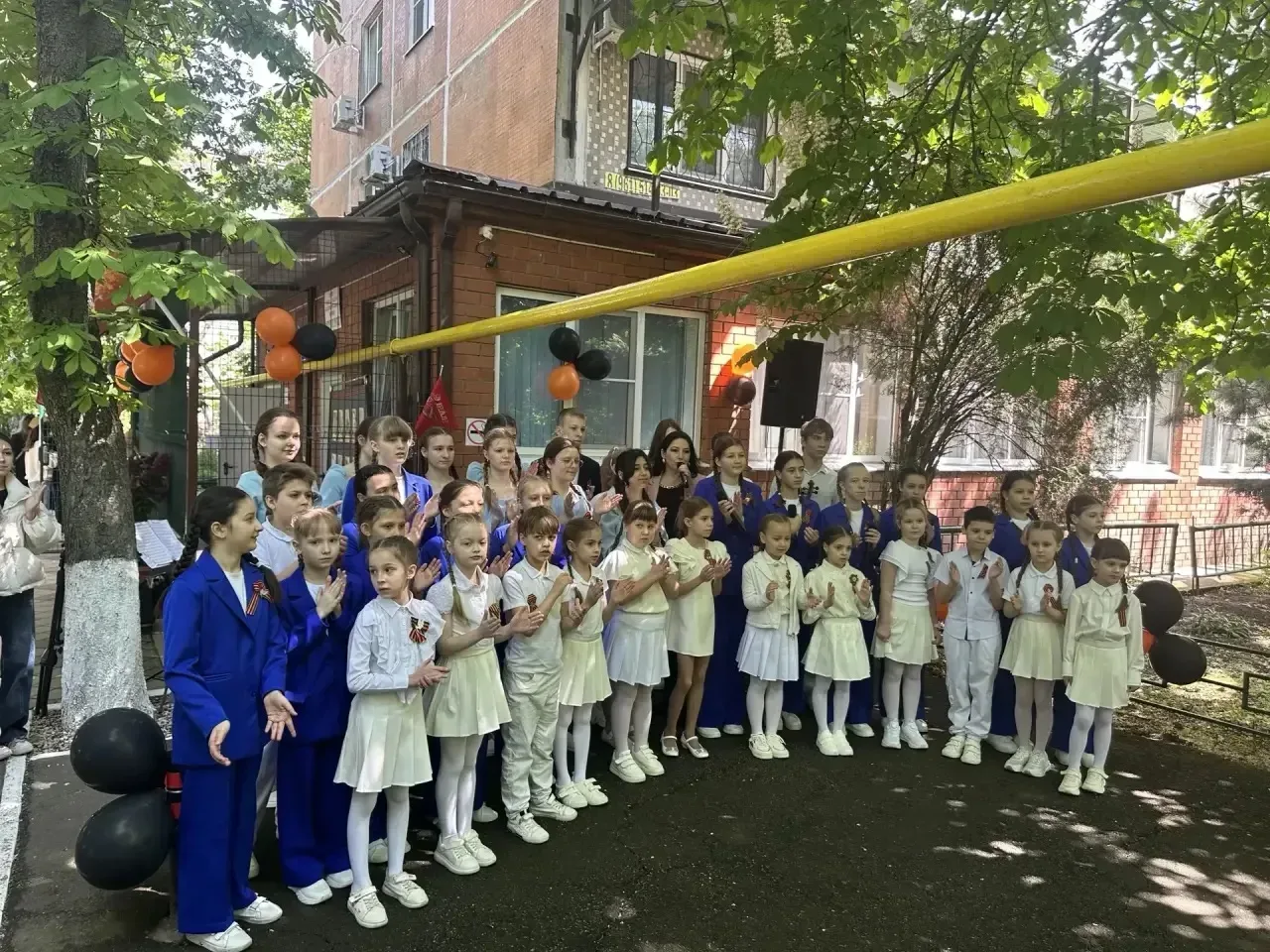 7 мая коллективы «ЦДТ «Прикубанский» выступили с праздничным концертом к 9 Мая в Центре социальной з