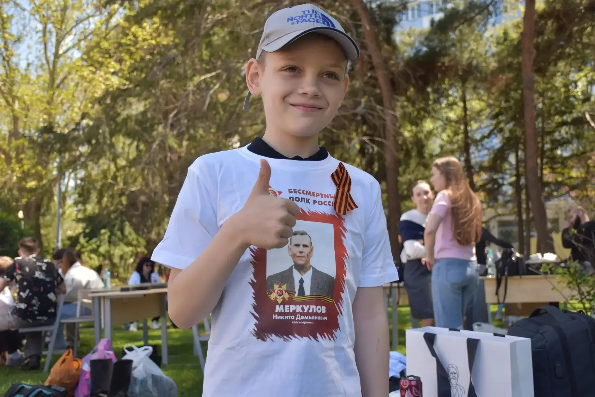 🎗️Обучающийся 2 "З" класса Жельцов Марк-Владимир в праздничный день 9 мая принял активное участие в 