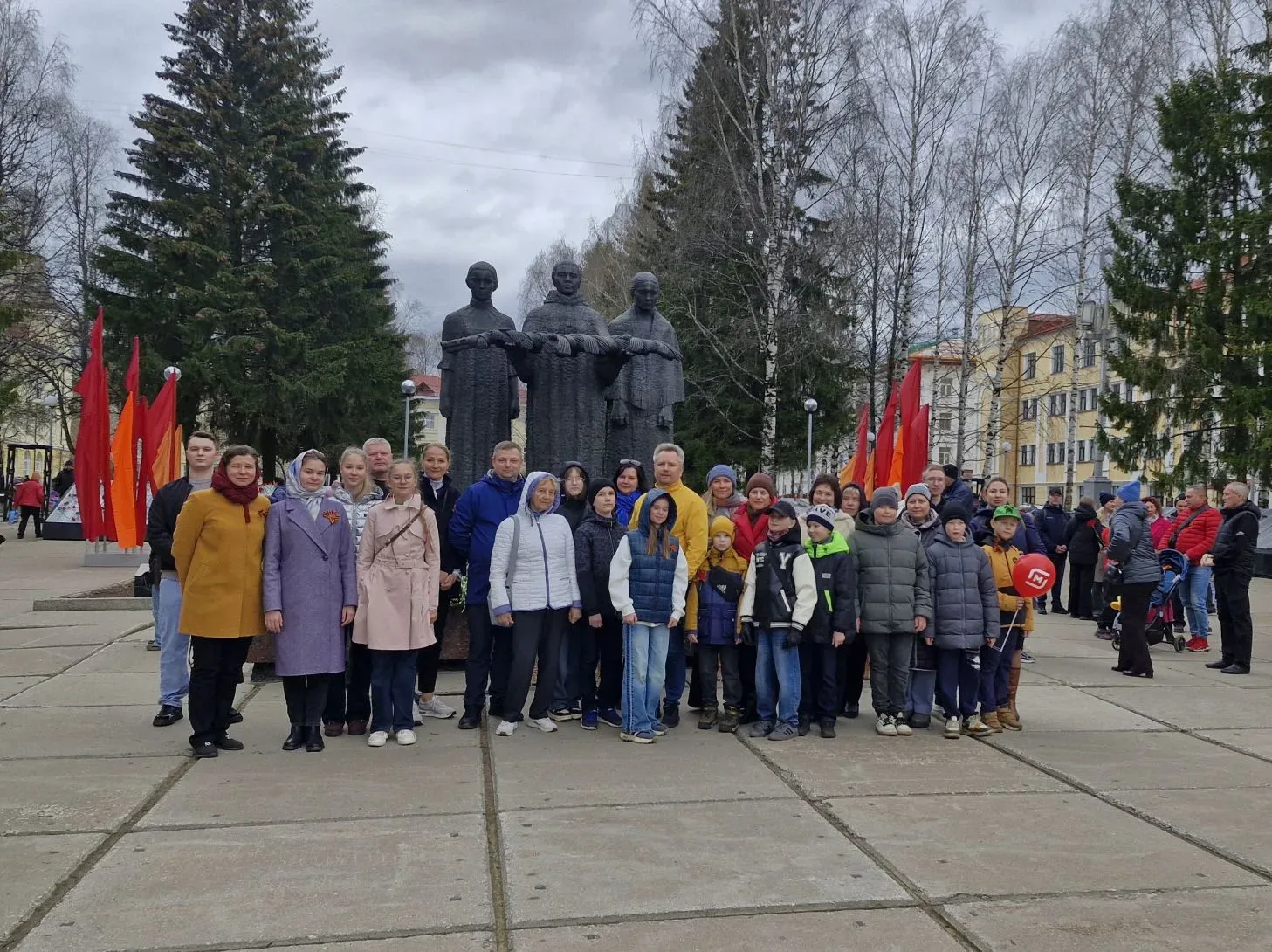 В честь 81‑й годовщины Великой Победы сотрудники Минцифры Республики Коми почтили память героев  Сег