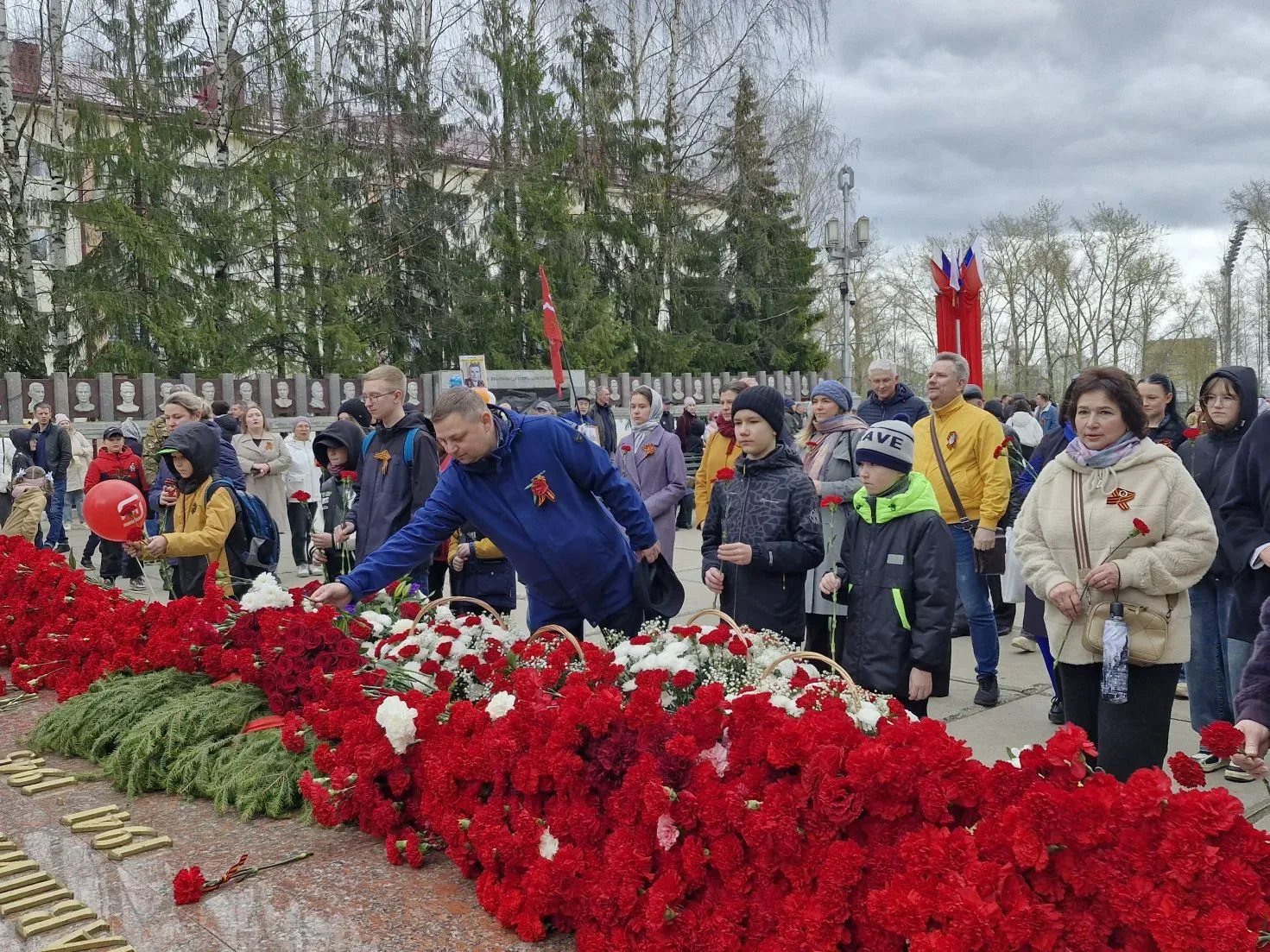 В честь 81‑й годовщины Великой Победы сотрудники Минцифры Республики Коми почтили память героев  Сег