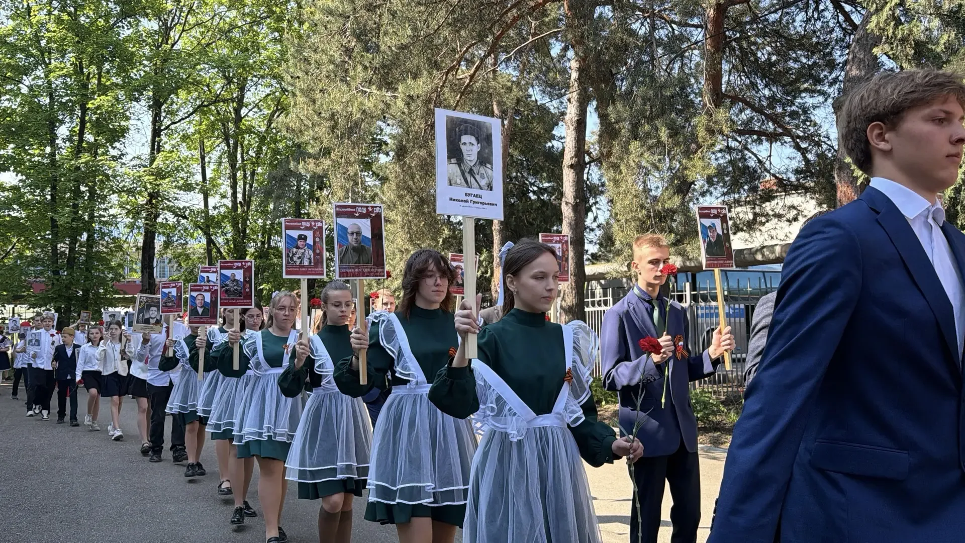 🎈В нашей школе прошла Всероссийская акция «Бессмертный полк: Герои рядом с нами". Знаменная группа, 