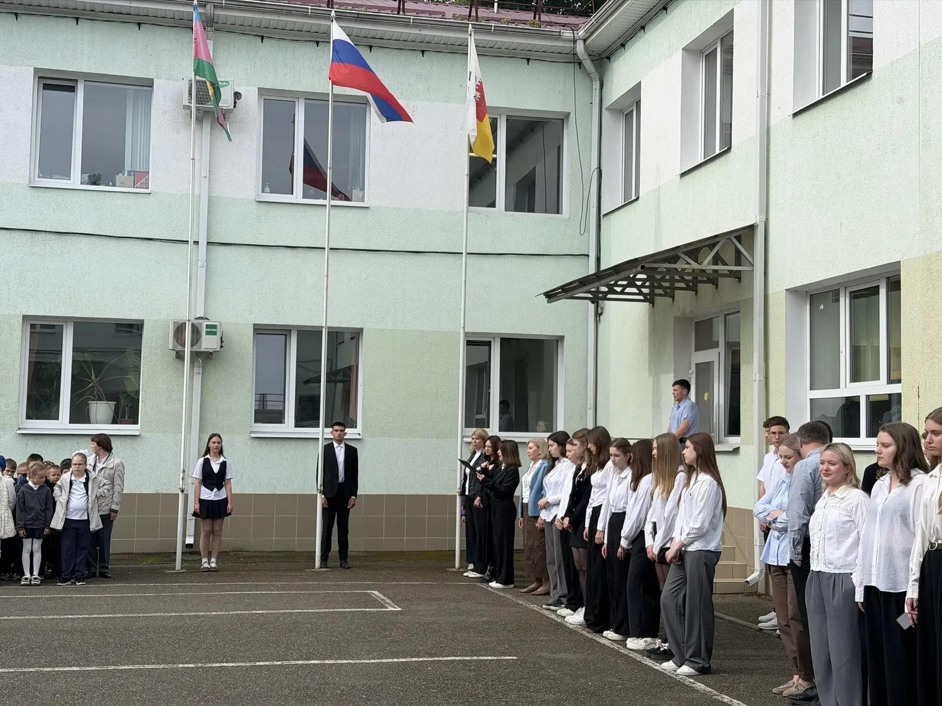 🔔В нашей школе прошла традиционная линейка, посвященная началу учебной недели.  🏆В рамках линейки со