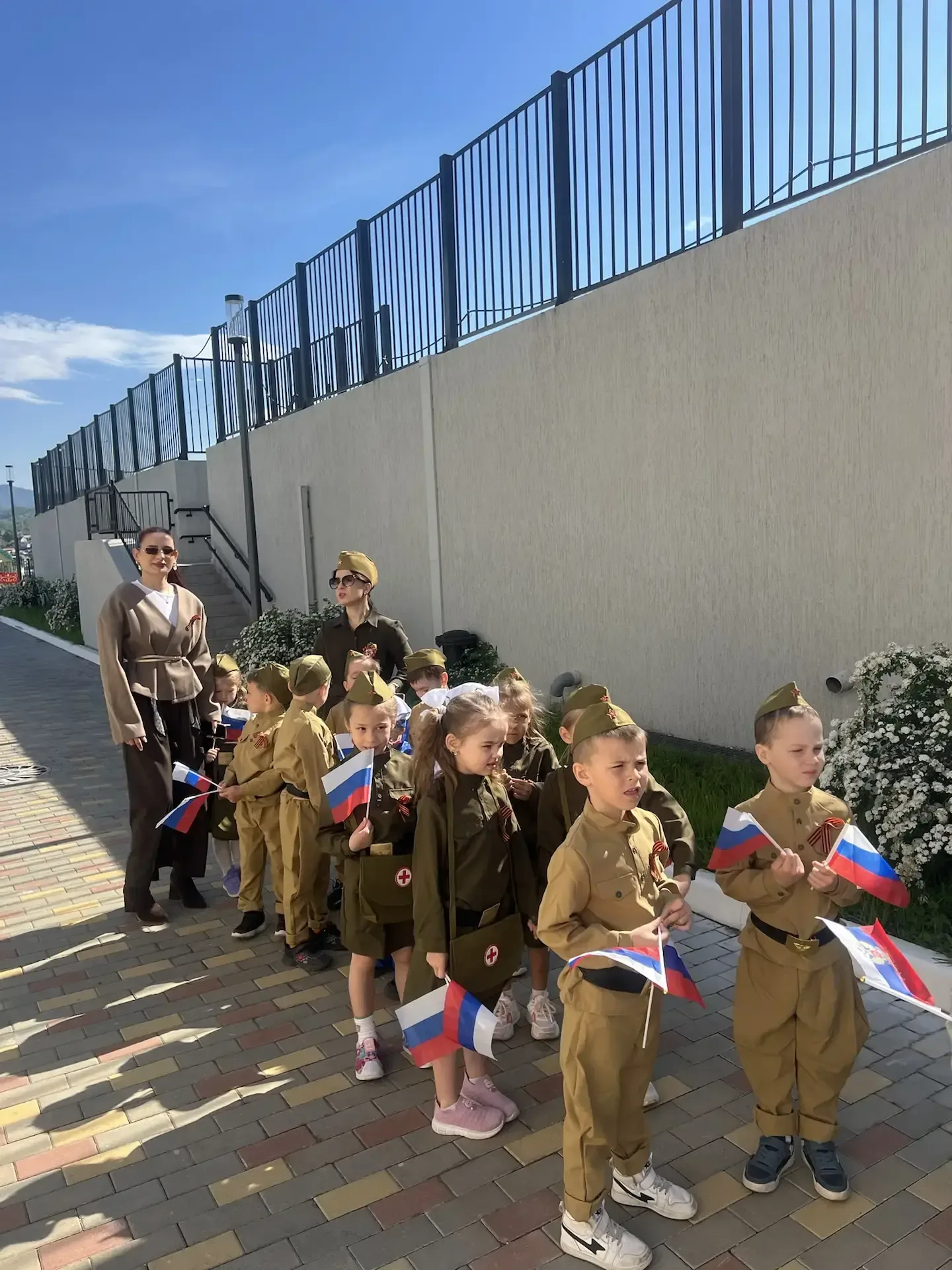 ✏️ 🎖️ День Победы в «Восьмом чуде света»  В нашем детском саду «Восьмое чудо света» весенние дни нап
