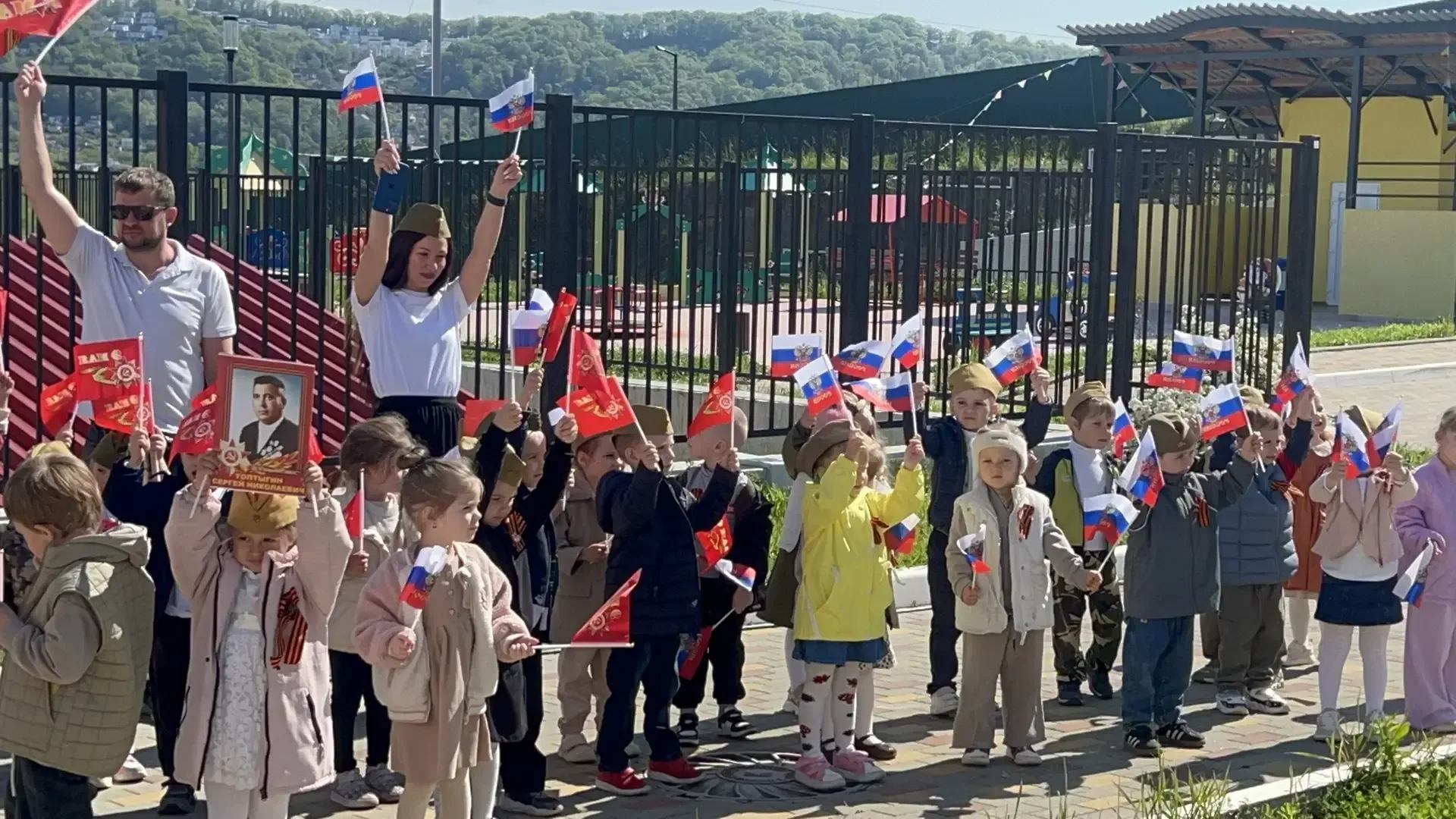 ✏️ 🎖️ День Победы в «Восьмом чуде света»  В нашем детском саду «Восьмое чудо света» весенние дни нап