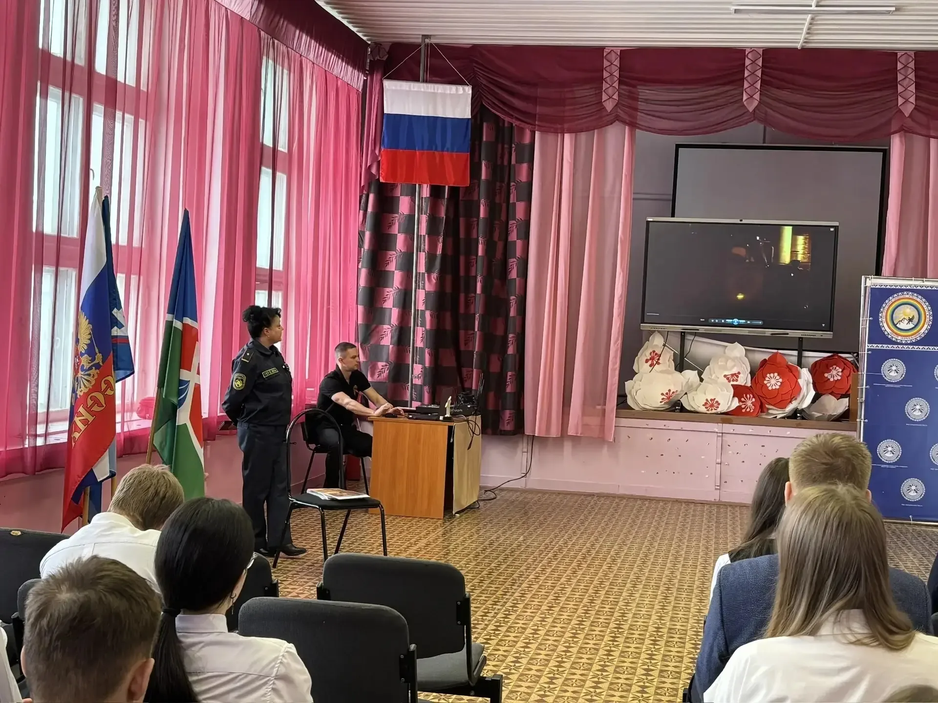 Работники пожарной части совместно с представителями администрации п.г.т. Пангоды провели профилакти
