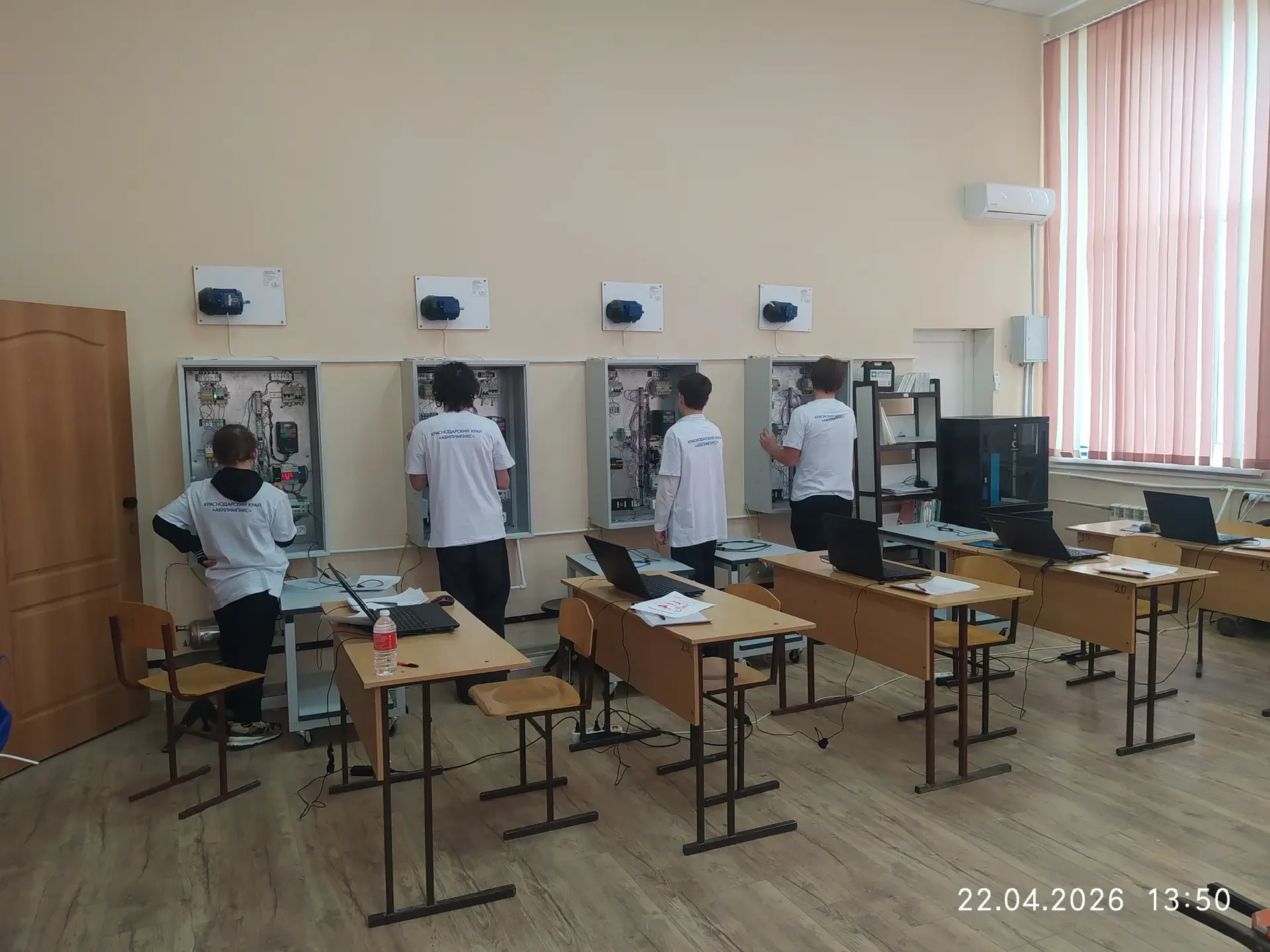 🏆 Вчера студенты завершили свои испытания, а сегодня эстафету переняли специалисты! Так на площадке 