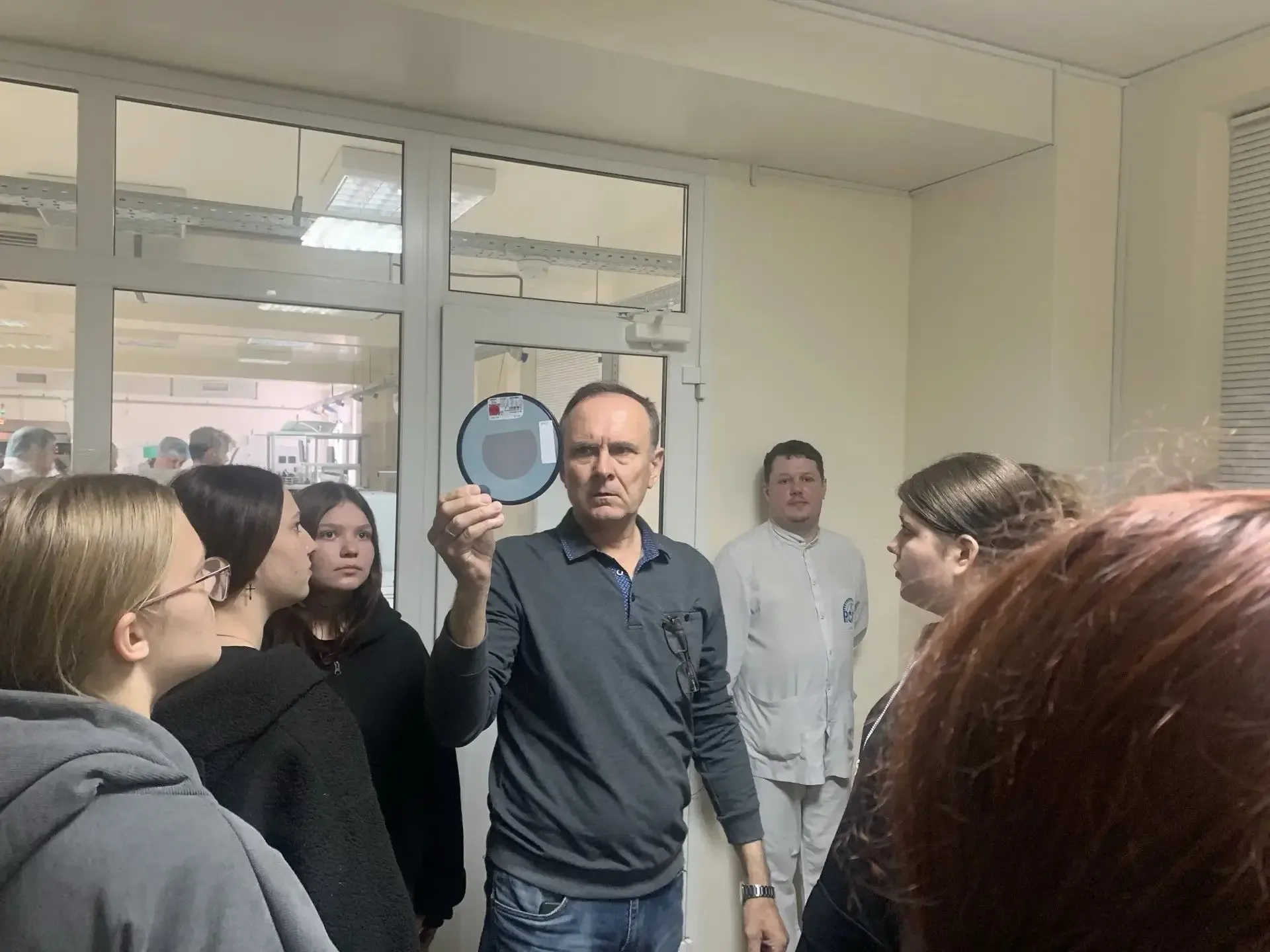 В гости к будущему: школьники Армавира заглянули за кулисы высокотехнологичного производства.   5 ма