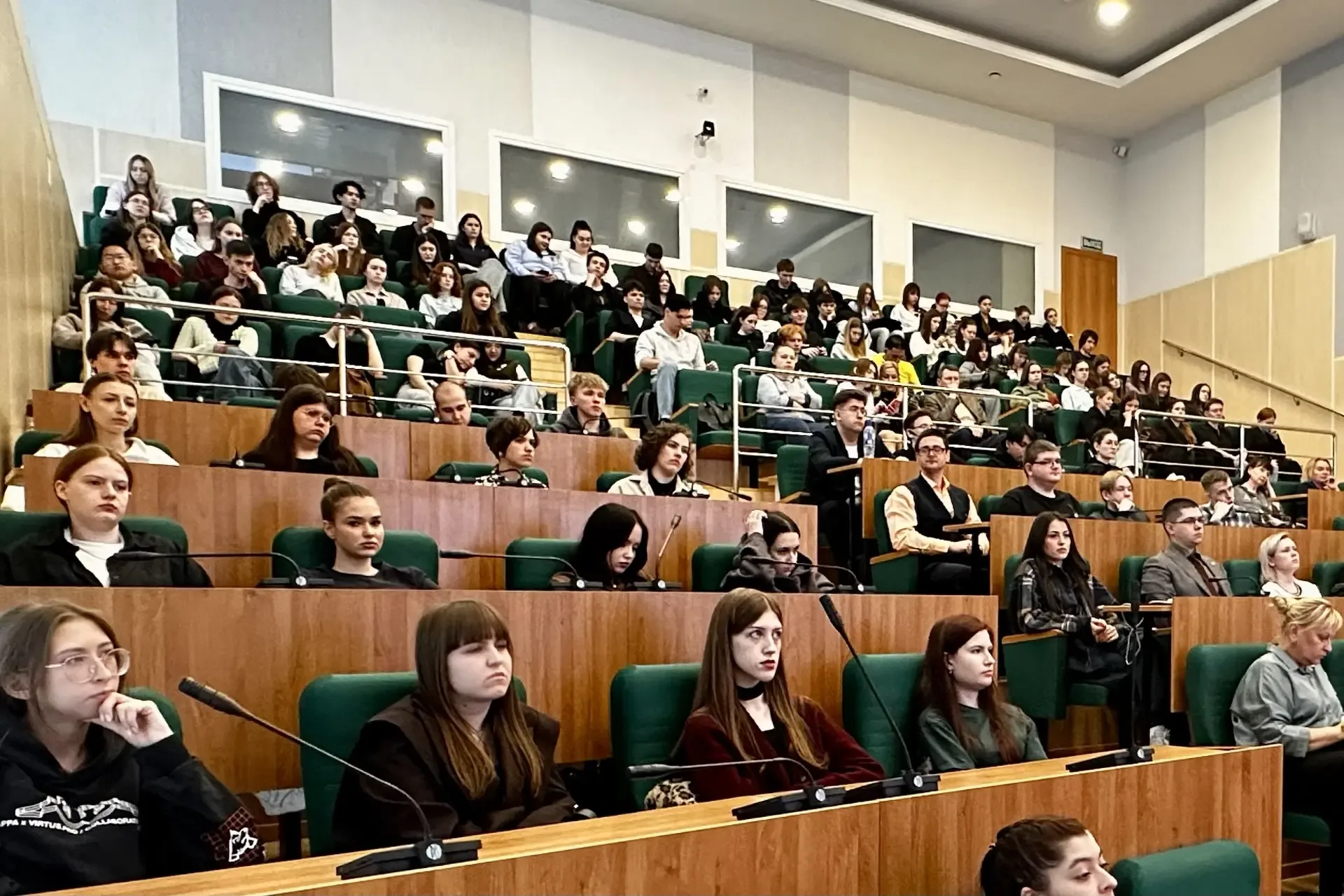 "Госстарт. Диалог": Елена Клименко пообщалась со студентами УрГЭУ   На пленарном заседании междунаро