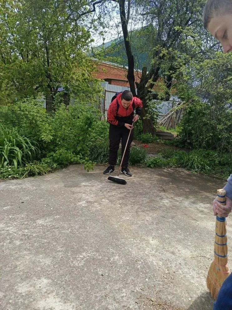 🌿 Помощь ветерану: добрая традиция к 1 мая  В преддверии Дня трудящихся волонтёрская группа «Тимофей