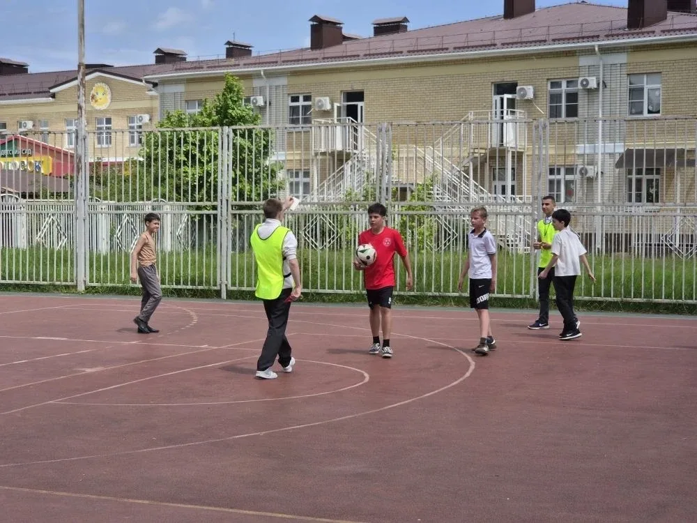 Яркие голы и командный дух! В нашей школе 14 мая прошёл футбольный турнир среди пятых классов.    Иг