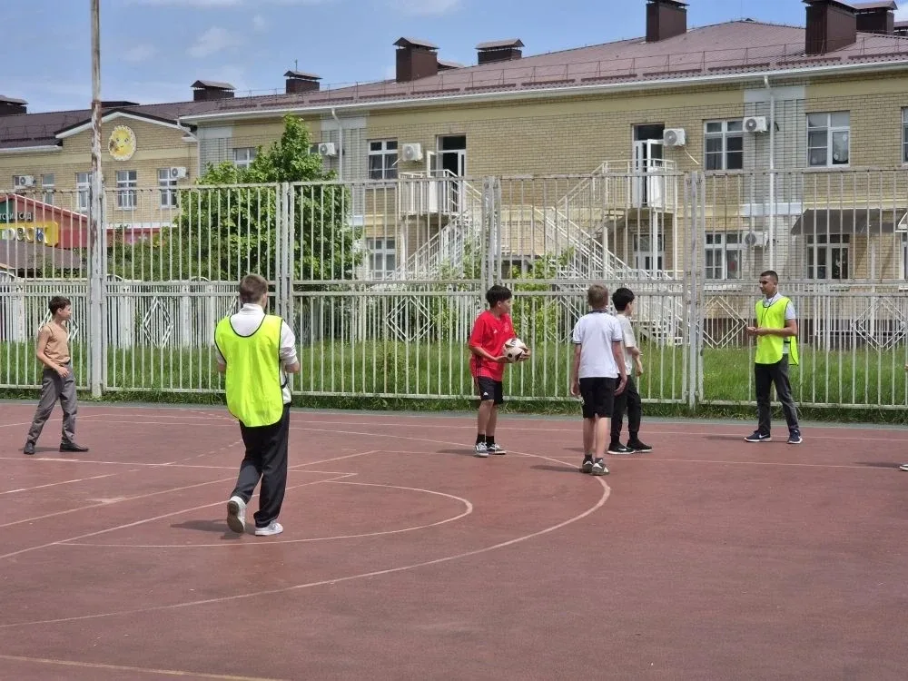 Яркие голы и командный дух! В нашей школе 14 мая прошёл футбольный турнир среди пятых классов.    Иг