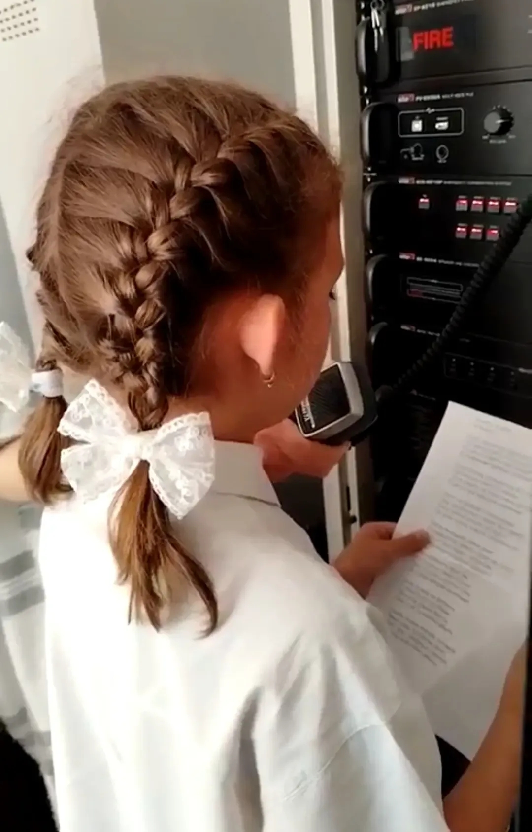 Голос памяти, звучащий в каждом сердце 🎙️🕊️   8 мая, в преддверии Дня Великой Победы, в нашей школе 
