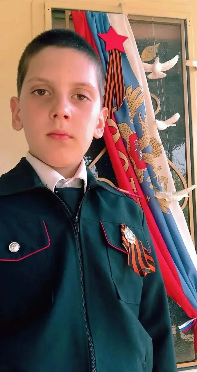 Всероссийская акция «Окна Победы»🕊  Учащиеся 5 "А" класса массово присоединяются к акции в День Побе