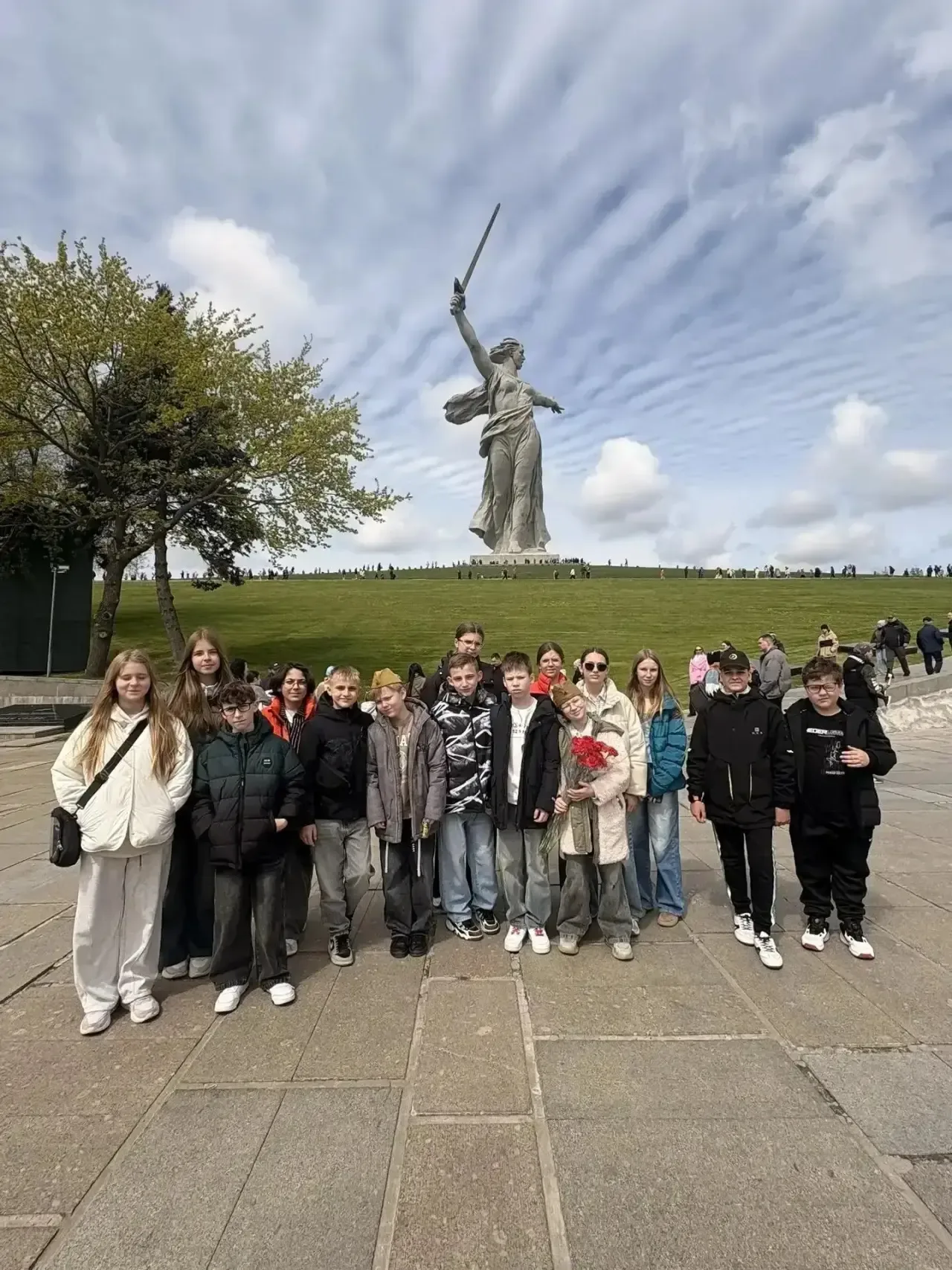 ✨ Путешествие в историю: наш 5В класс в Волгограде! ✨🚌  На днях наш класс отправился в невероятную э
