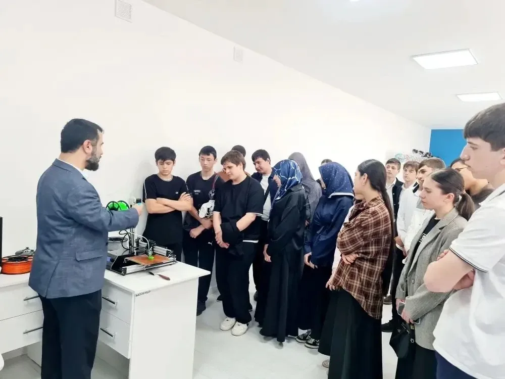 Сегодня учащиеся нашей школы вместе с классным руководителем Мужайдиновой Саидой Сайгидовной посетил